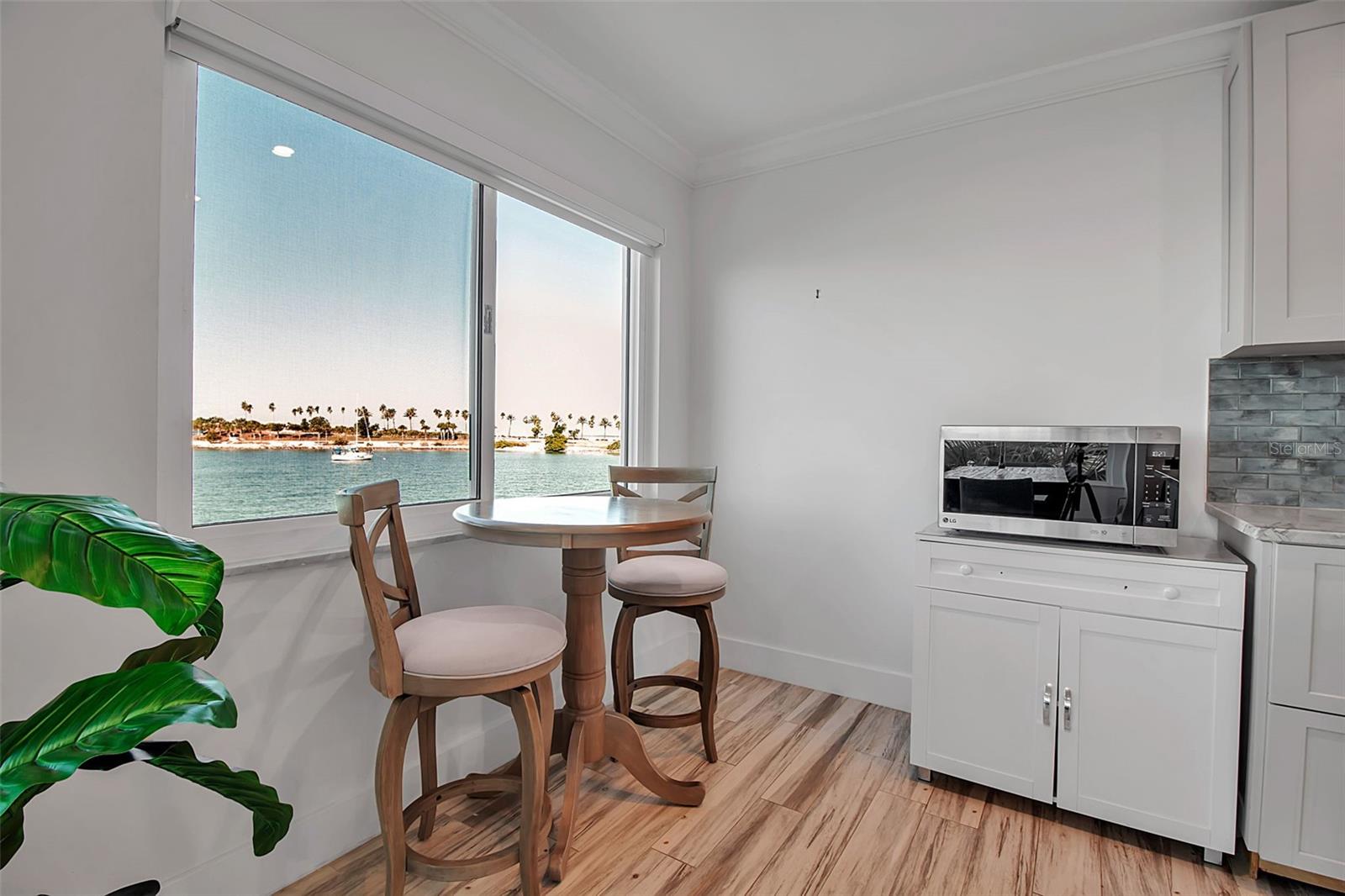 HARBOR HOUSE WEST - Residential