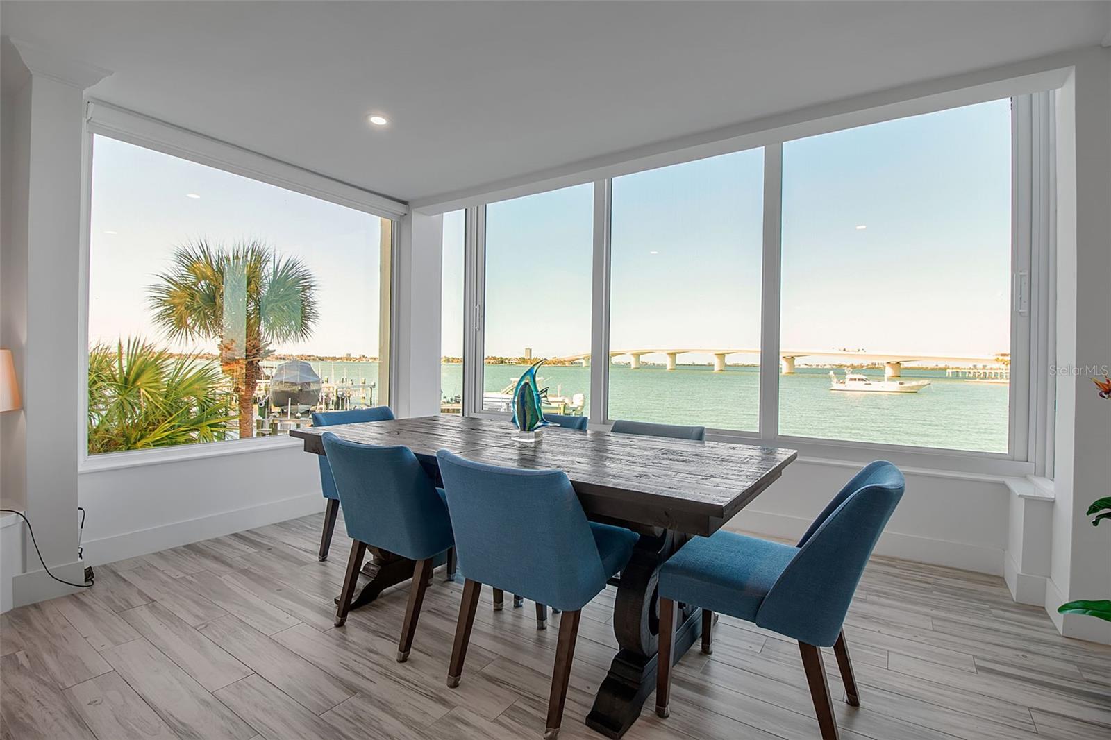 HARBOR HOUSE WEST - Residential