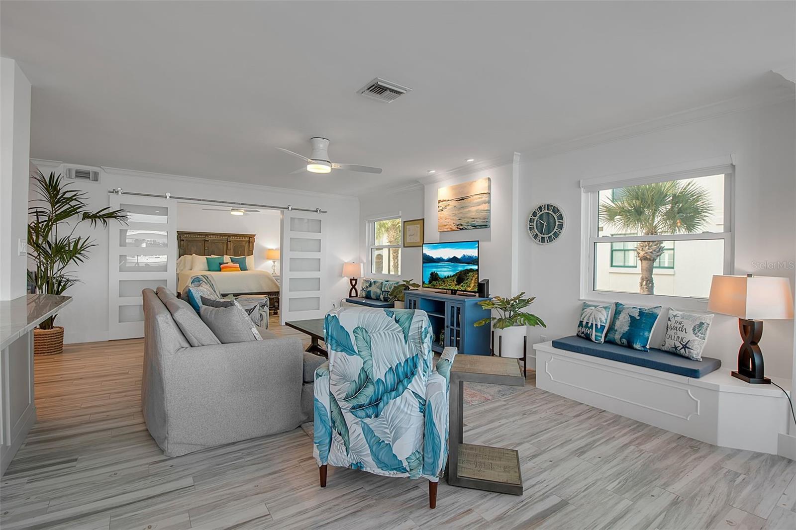 HARBOR HOUSE WEST - Residential