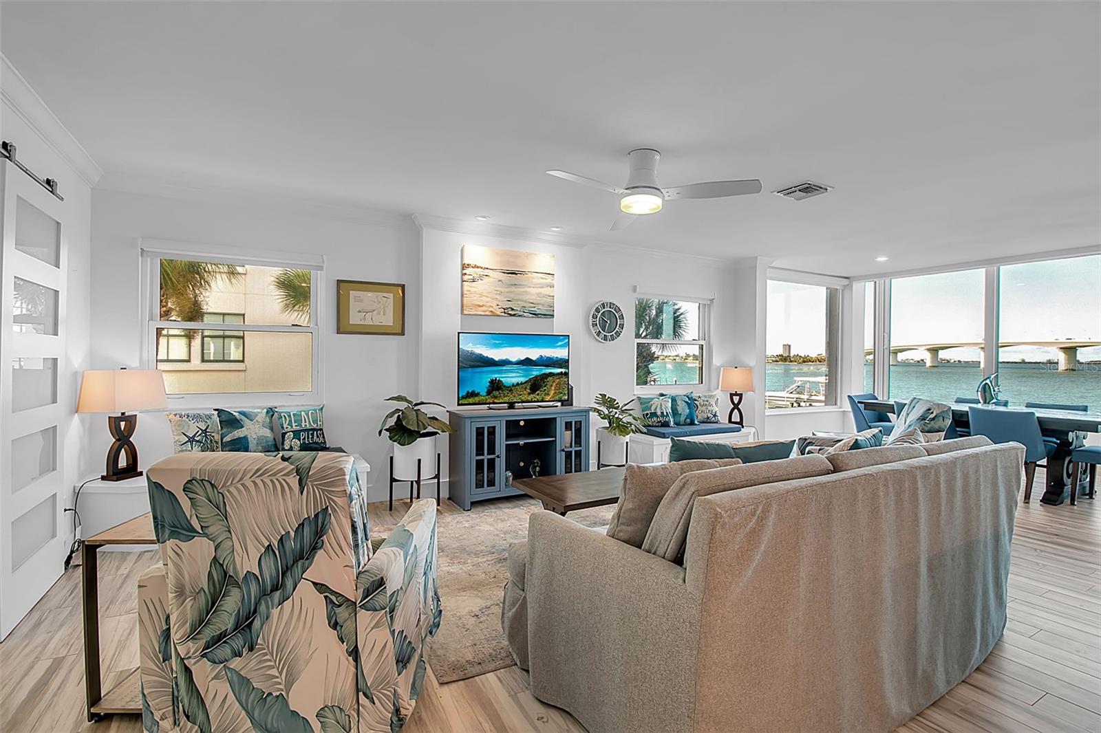 HARBOR HOUSE WEST - Residential