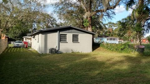 A home in PLANT CITY