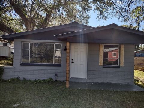 A home in PLANT CITY