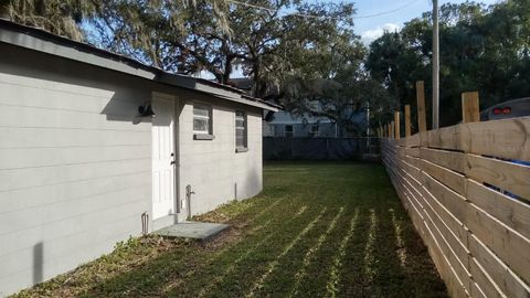 A home in PLANT CITY