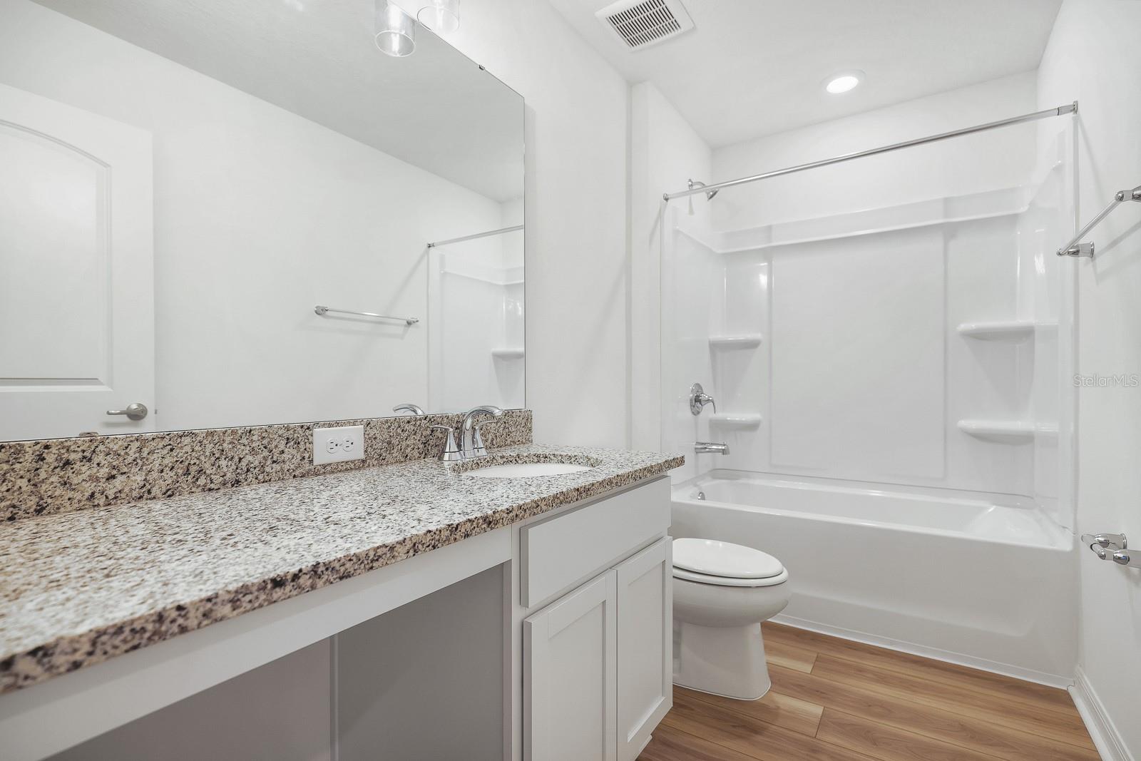 0772500; PEPPER GROVE PH I; LOT 20; PB 0085/0196 - Residential Lease