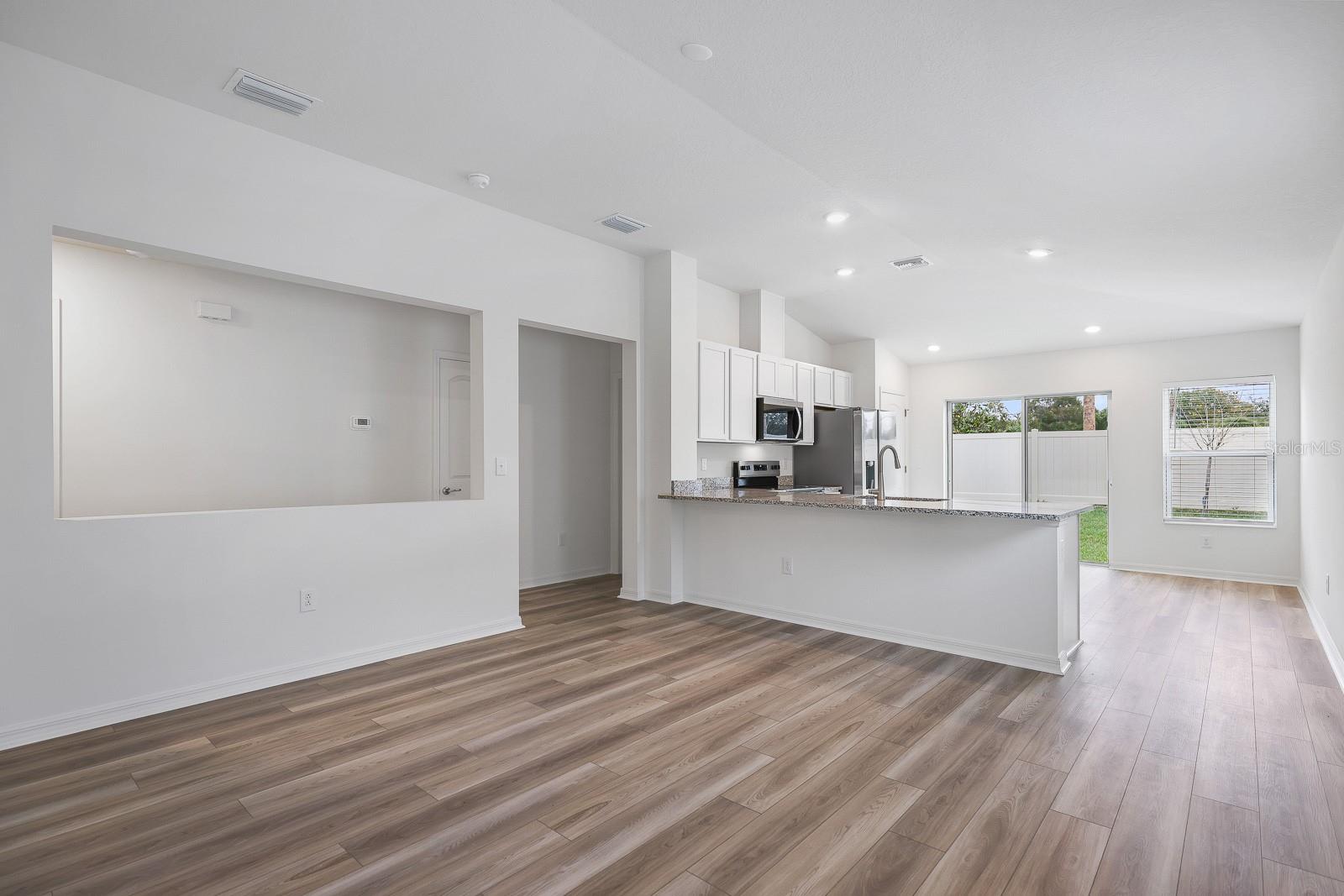 0772500; PEPPER GROVE PH I; LOT 20; PB 0085/0196 - Residential Lease