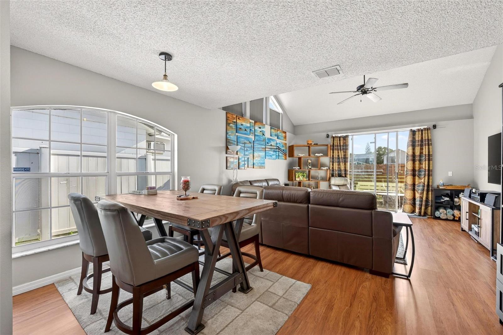 SUTTON RIDGE PH 03 UNIT 03 - Residential