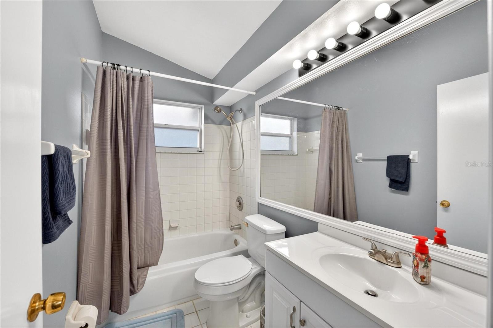 SUTTON RIDGE PH 03 UNIT 03 - Residential