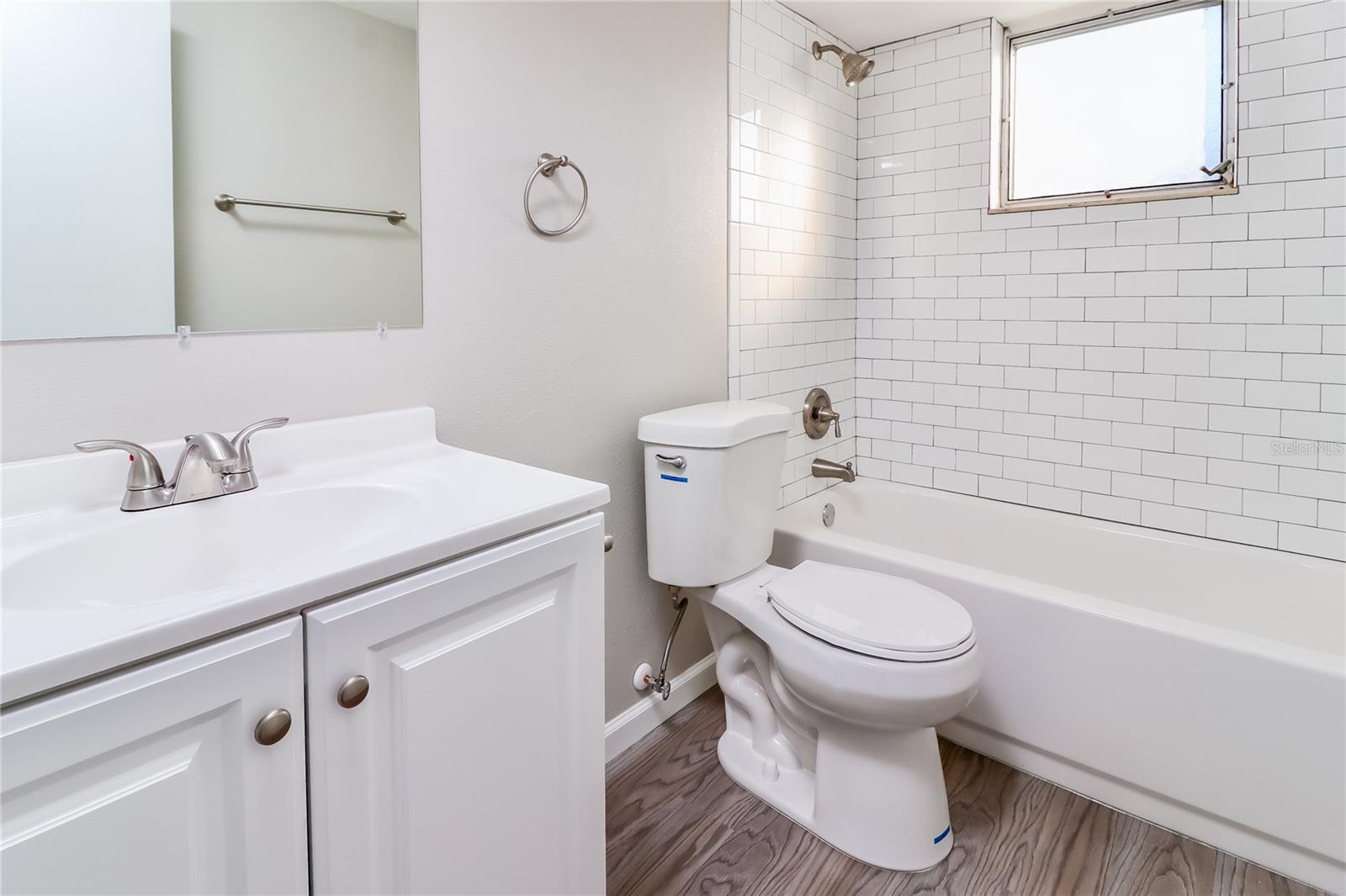 HILLANDALE UNIT 02 - Residential Lease