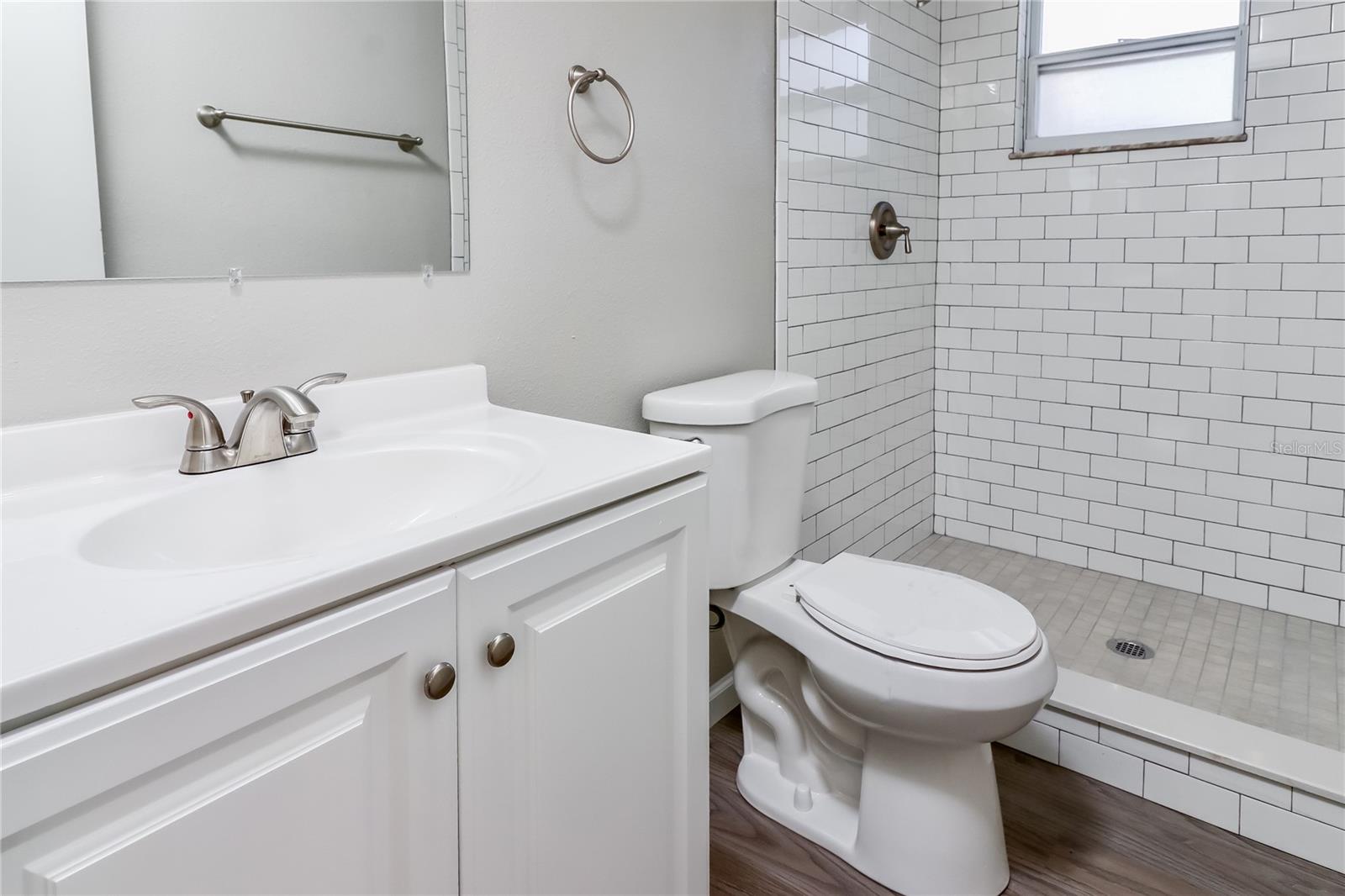 HILLANDALE UNIT 02 - Residential Lease