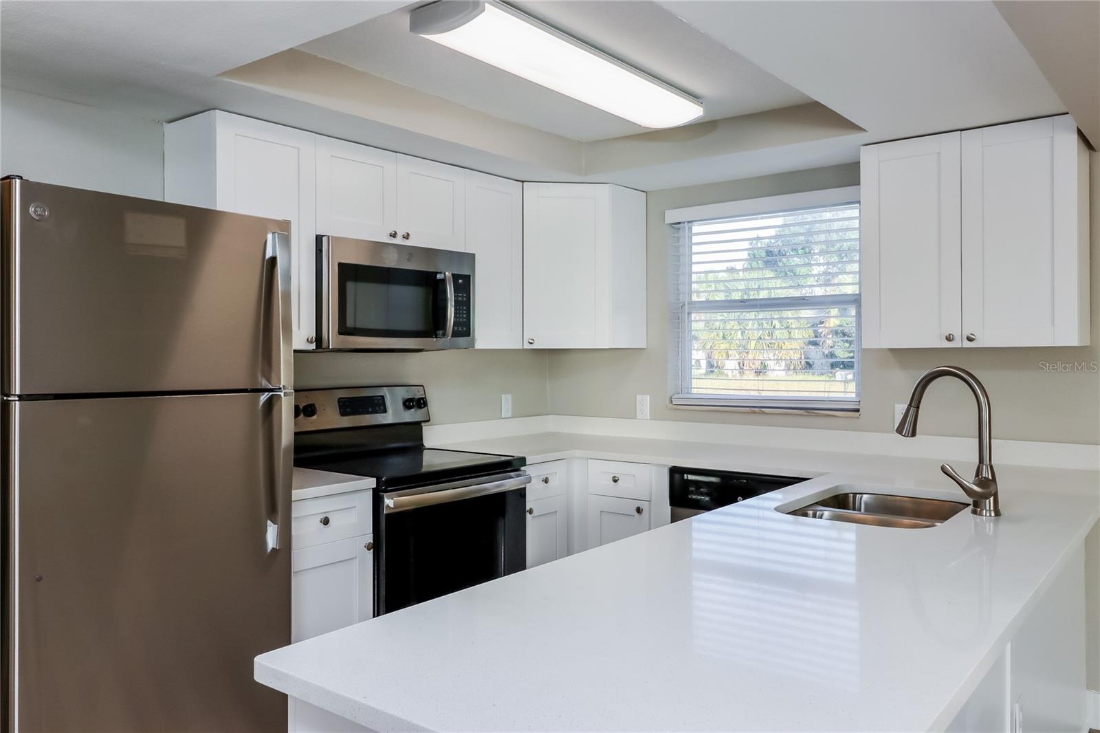 HILLANDALE UNIT 02 - Residential Lease