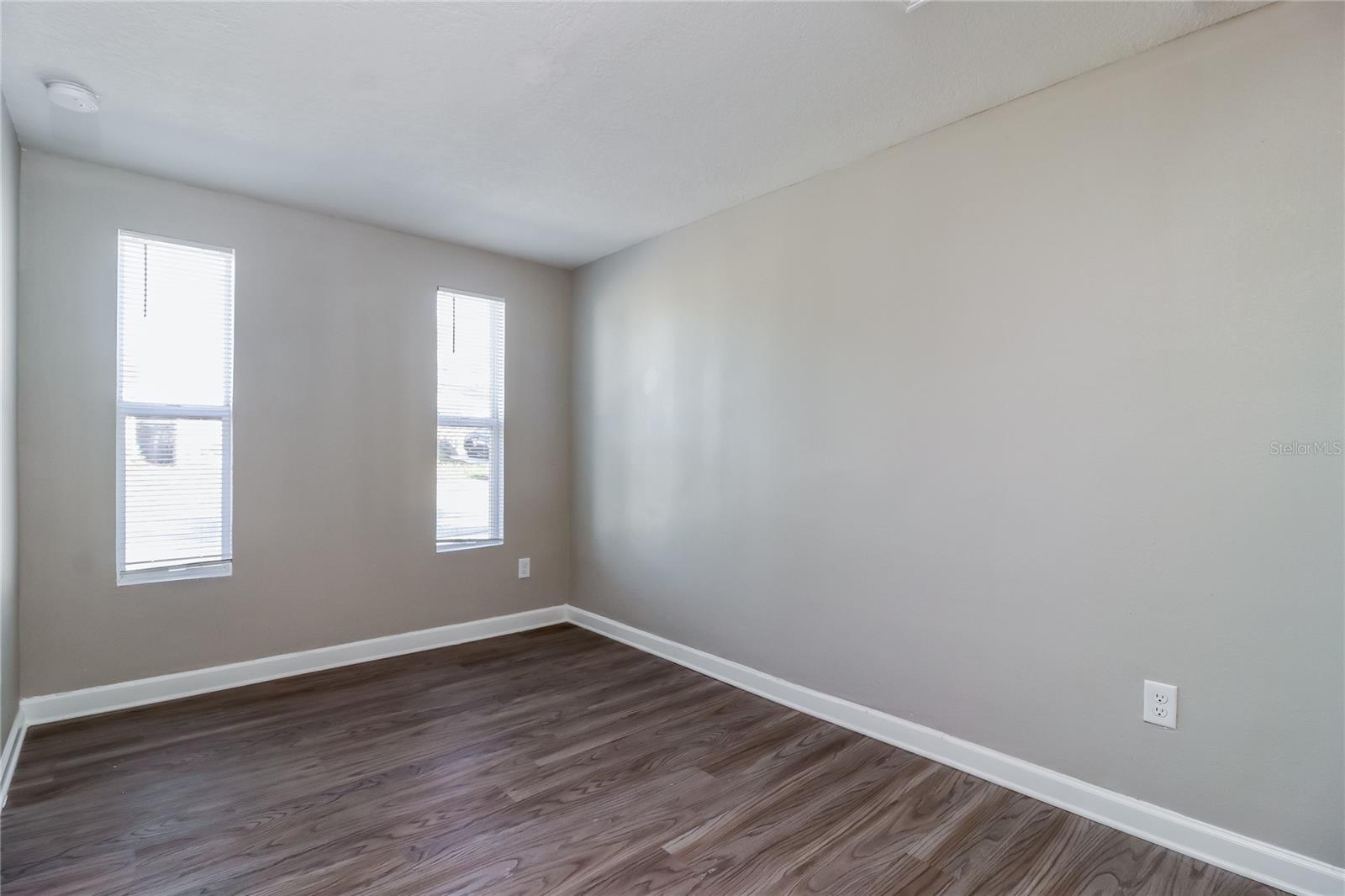 HILLANDALE UNIT 02 - Residential Lease