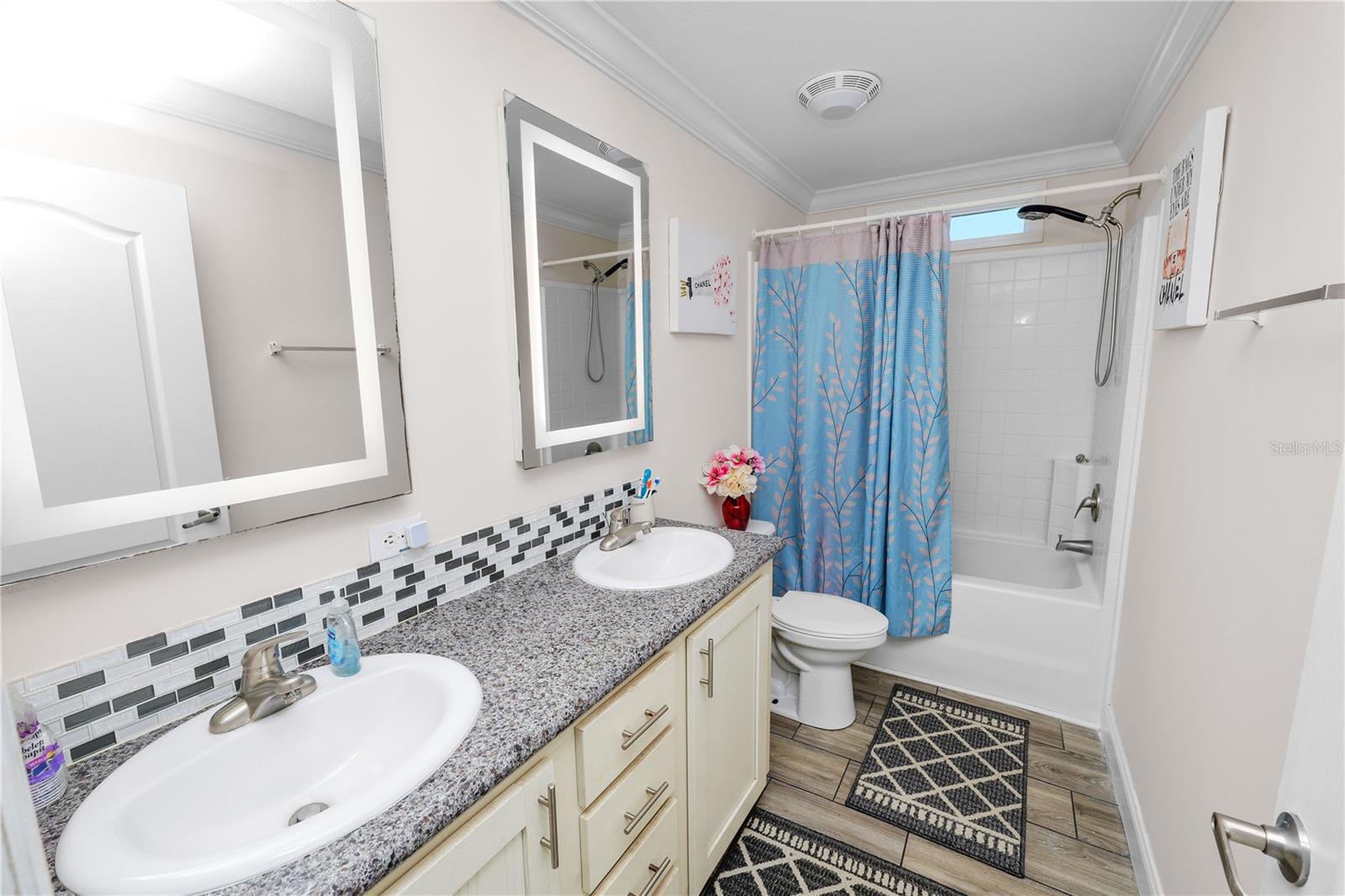 BELMONT WOODS - Residential