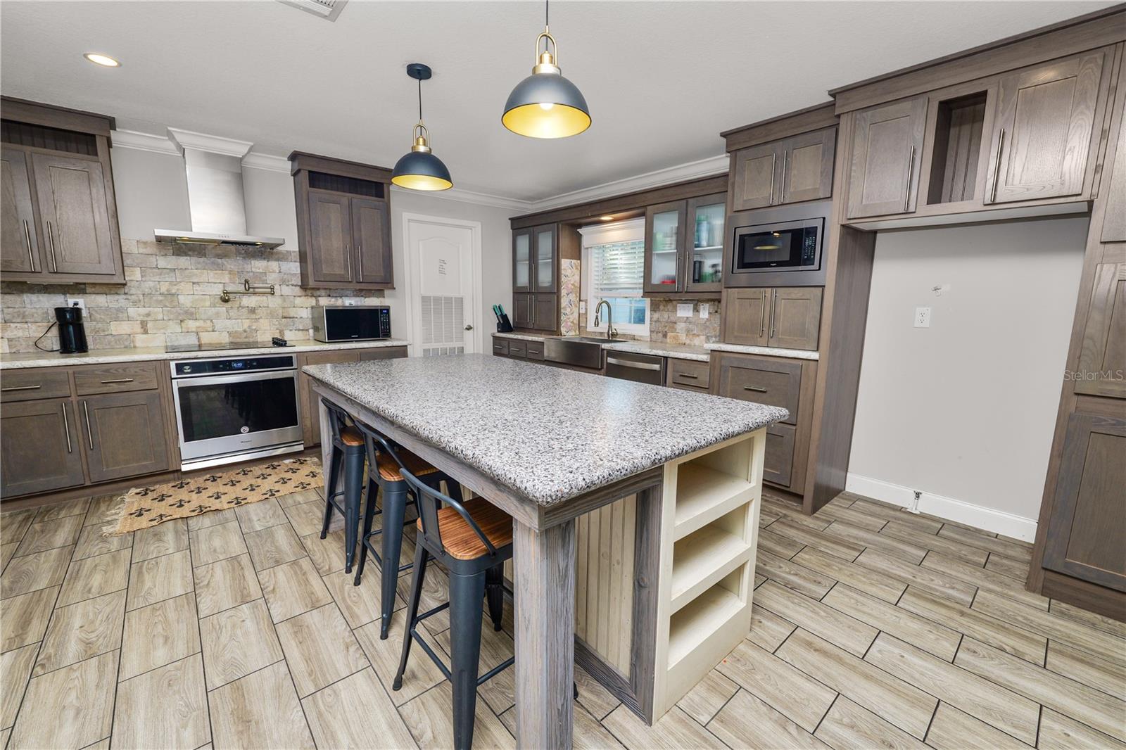 BELMONT WOODS - Residential