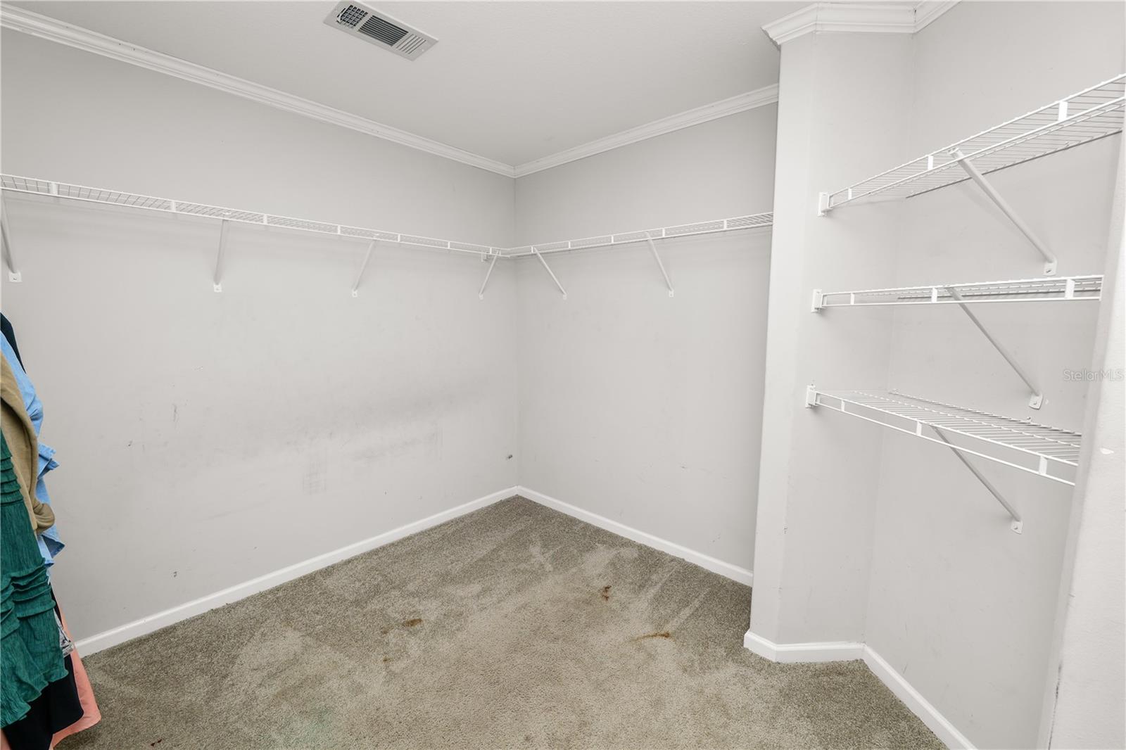 BELMONT WOODS - Residential