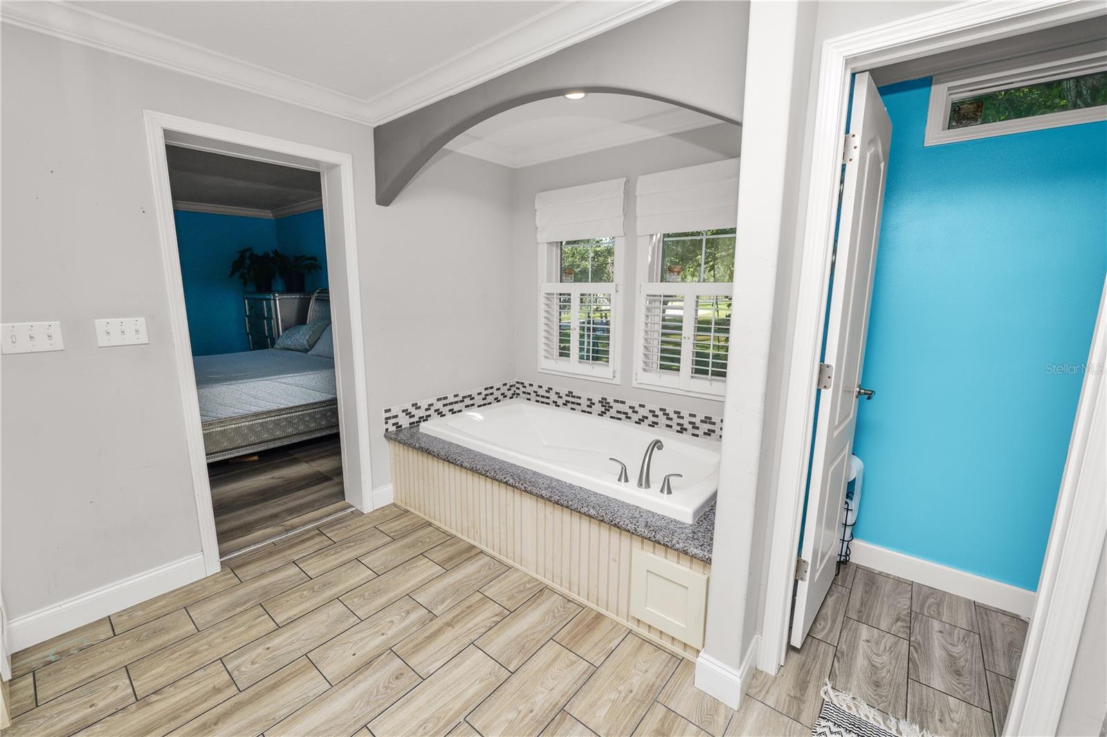 BELMONT WOODS - Residential