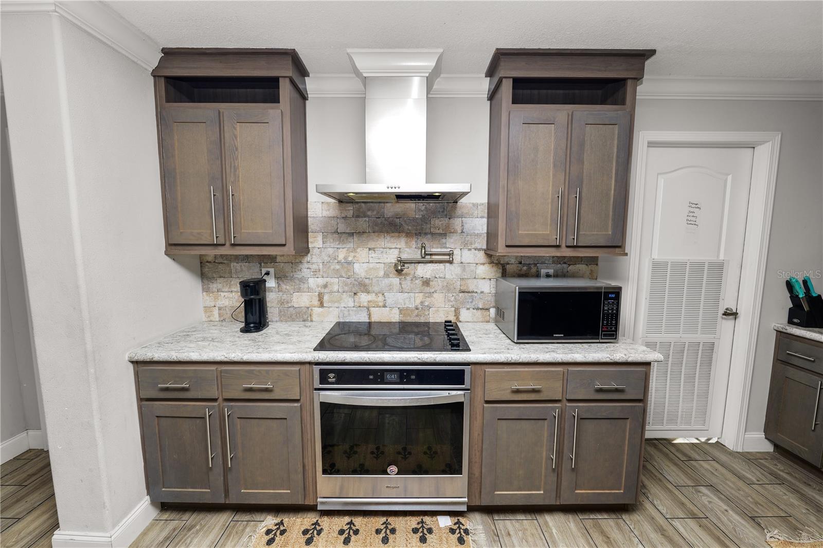 BELMONT WOODS - Residential