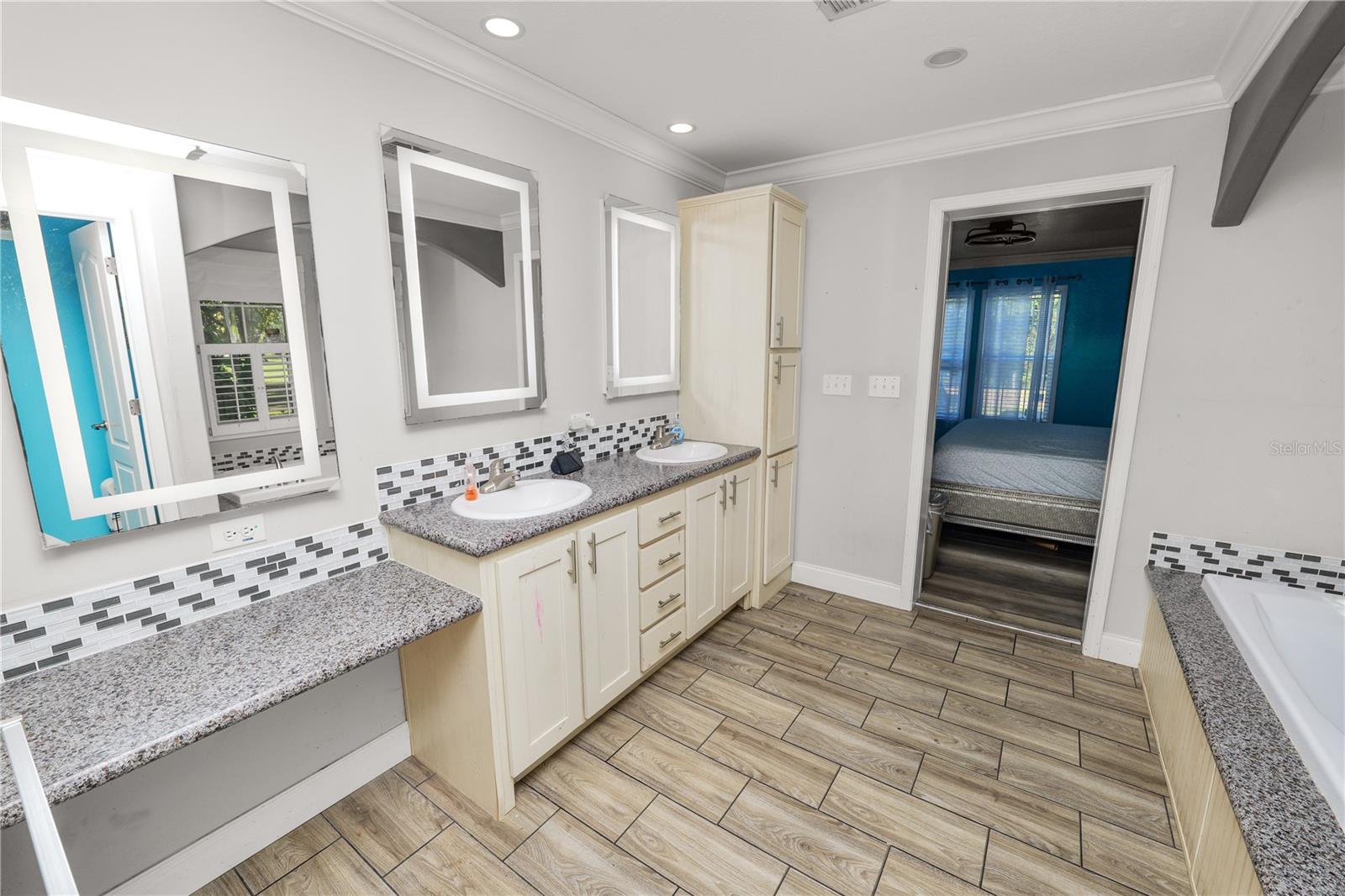 BELMONT WOODS - Residential