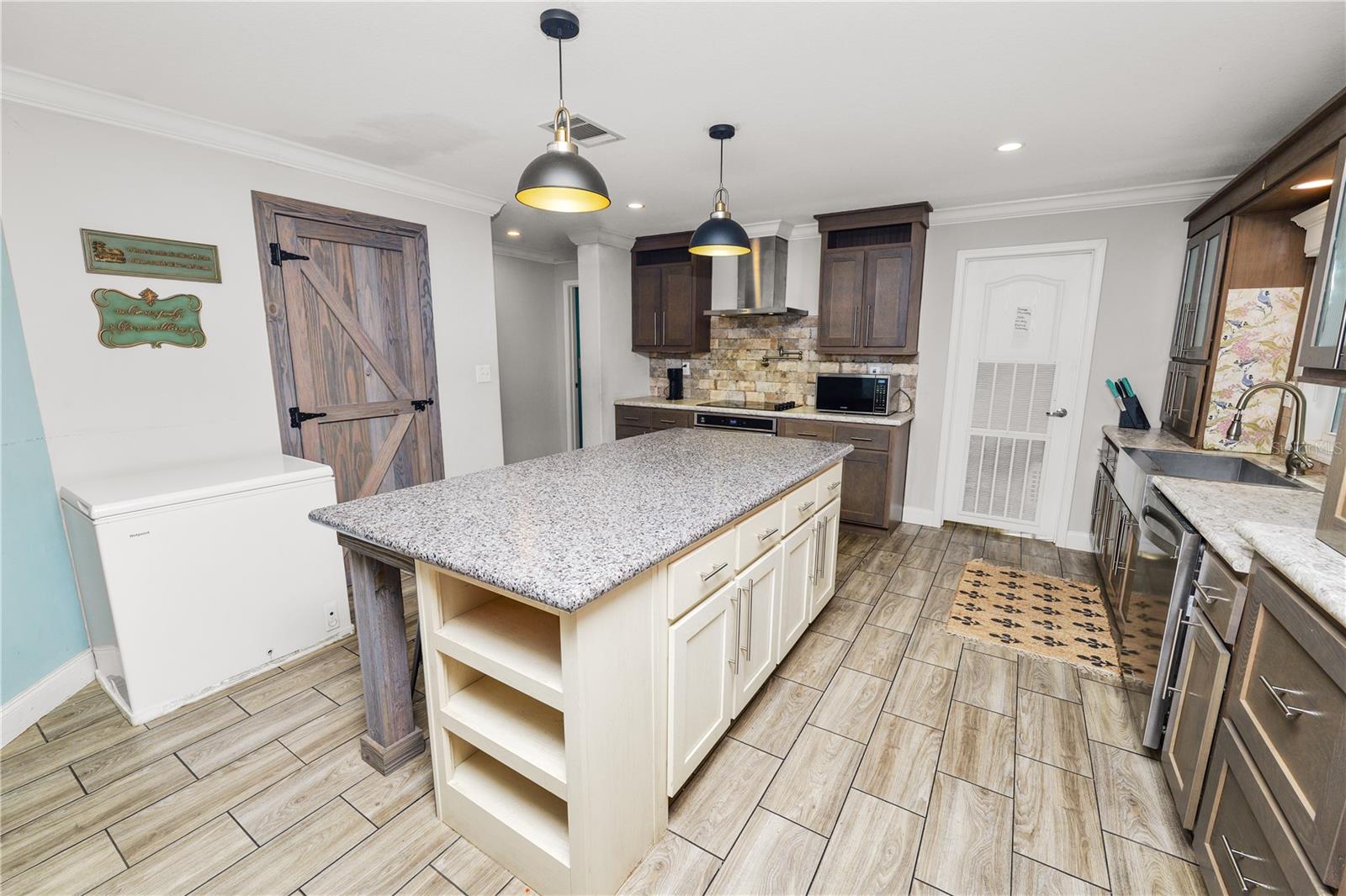 BELMONT WOODS - Residential