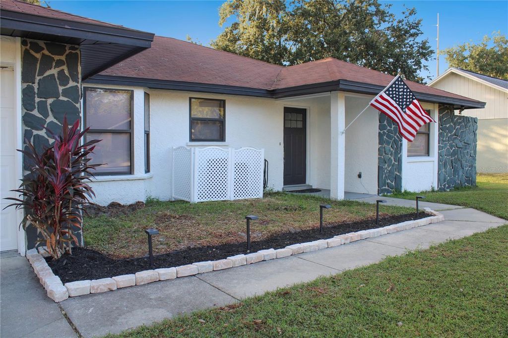 Photo of 1413 Sandalwood Drive, Plant City, FL 33563 (MLS # L4955942)