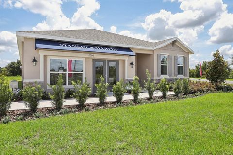 A home in DELAND