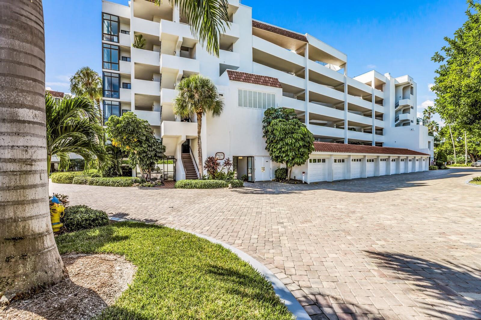 PLAYERS CLUB III - Residential