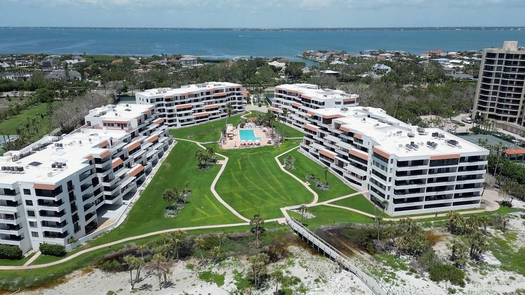 Photo of 1445 Gulf Of Mexico Drive #304, Longboat Key, FL 34228 (MLS # A4663026)
