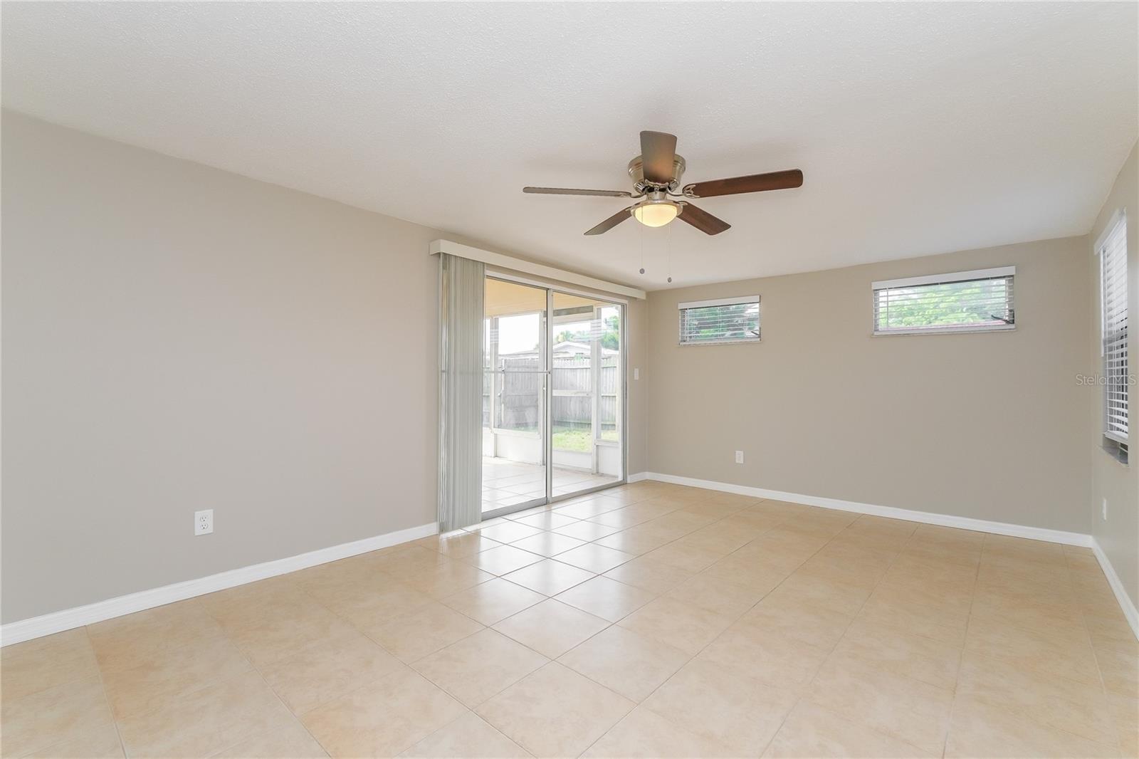 HOLIDAY LAKE ESTATES - Residential Lease