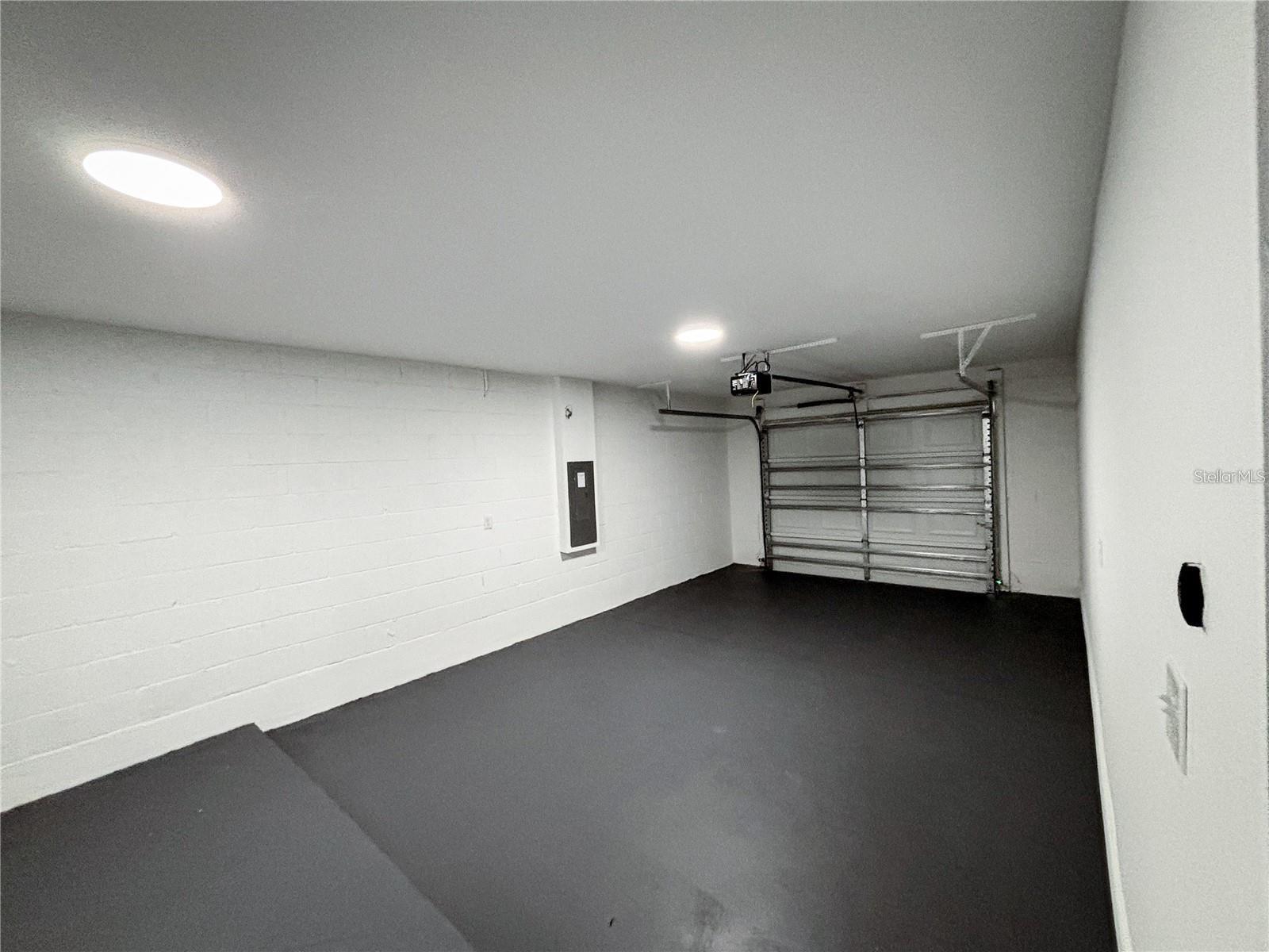 ORANGE BLOSSOM ESTATE - Residential Lease
