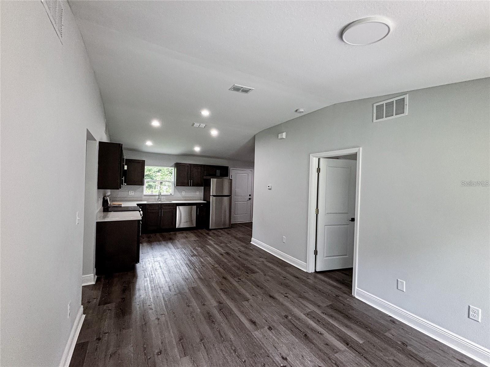 ORANGE BLOSSOM ESTATE - Residential Lease