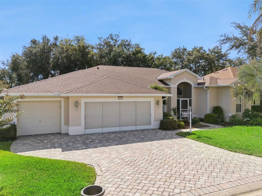 Photo of 20647 Prince Ranier Place, Leesburg, FL 34748 (MLS # G5115452)