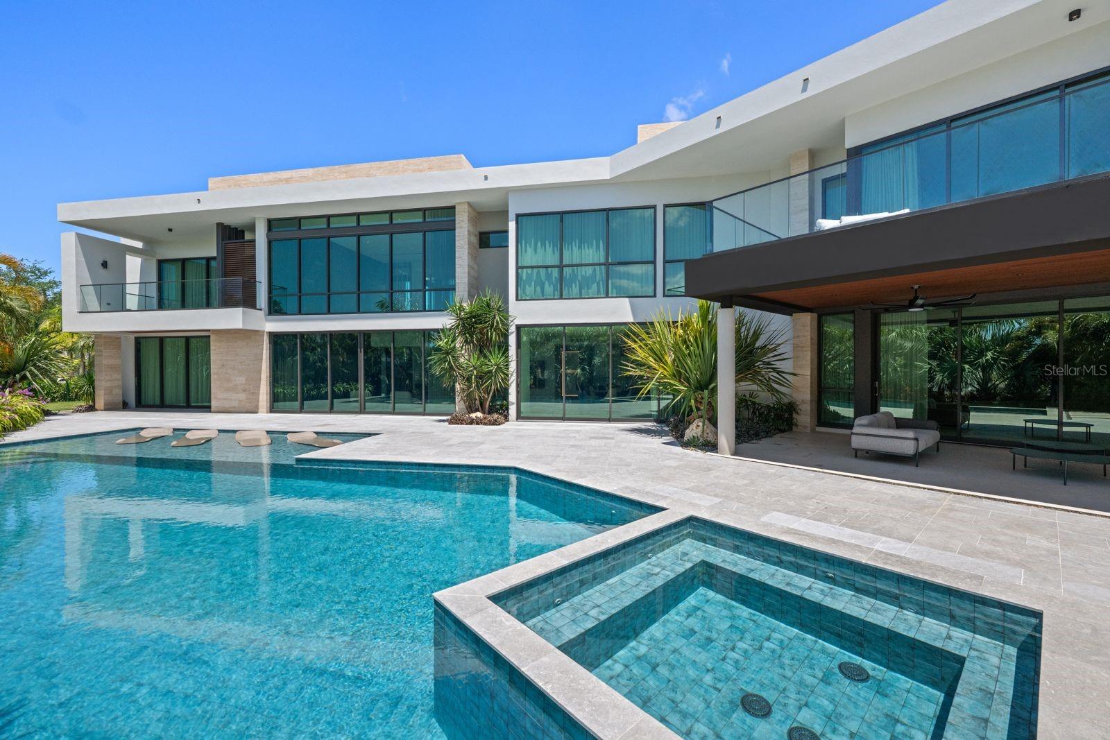 DORADO COUNTRY ESTATES - Residential