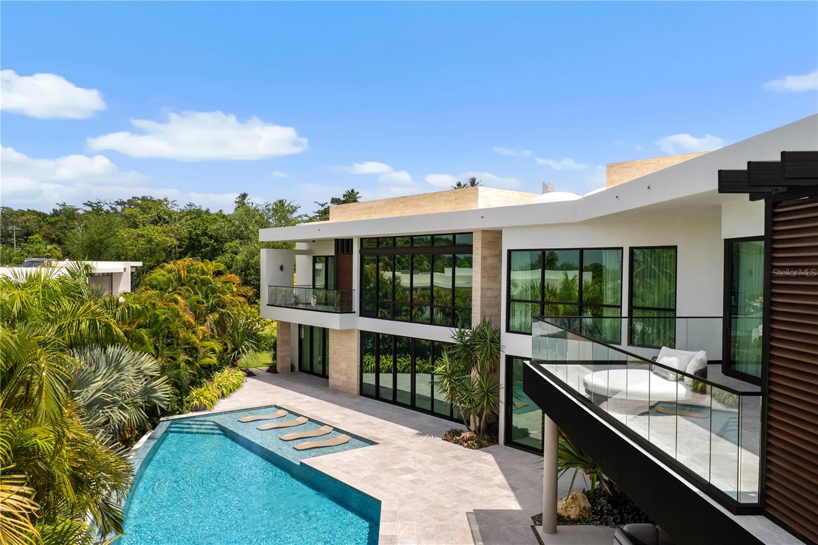 DORADO COUNTRY ESTATES - Residential