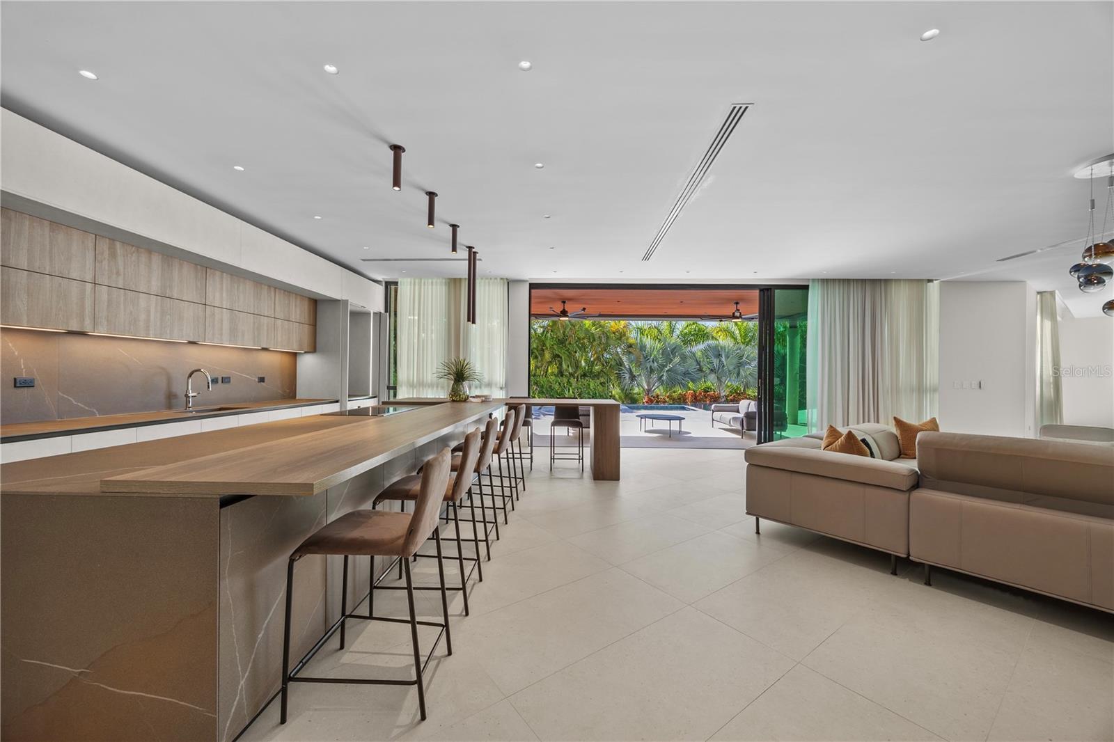 DORADO COUNTRY ESTATES - Residential