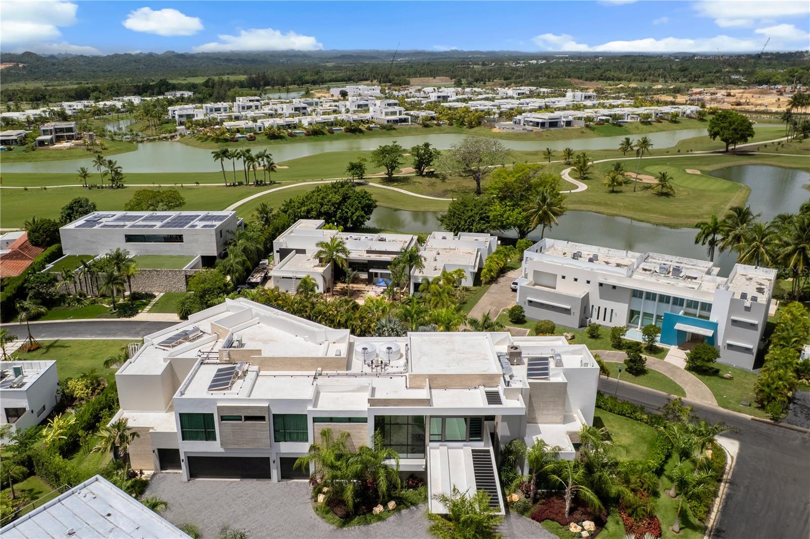 DORADO COUNTRY ESTATES - Residential