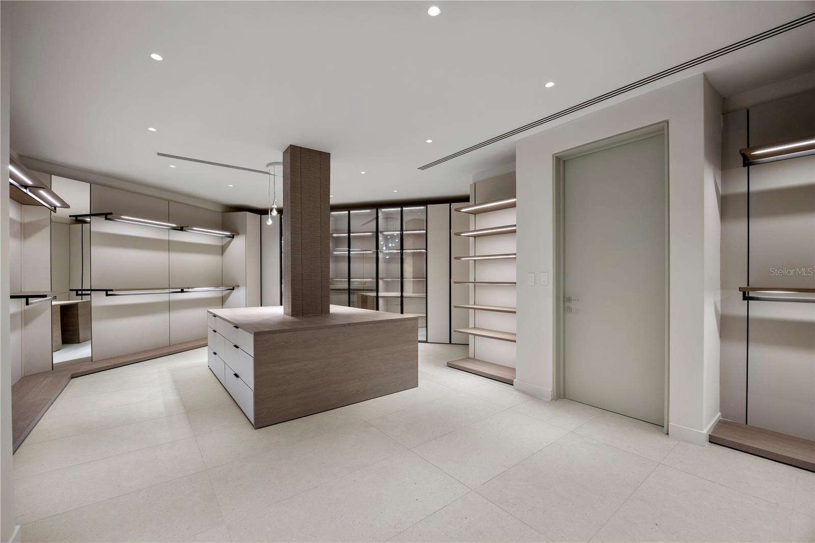 DORADO COUNTRY ESTATES - Residential