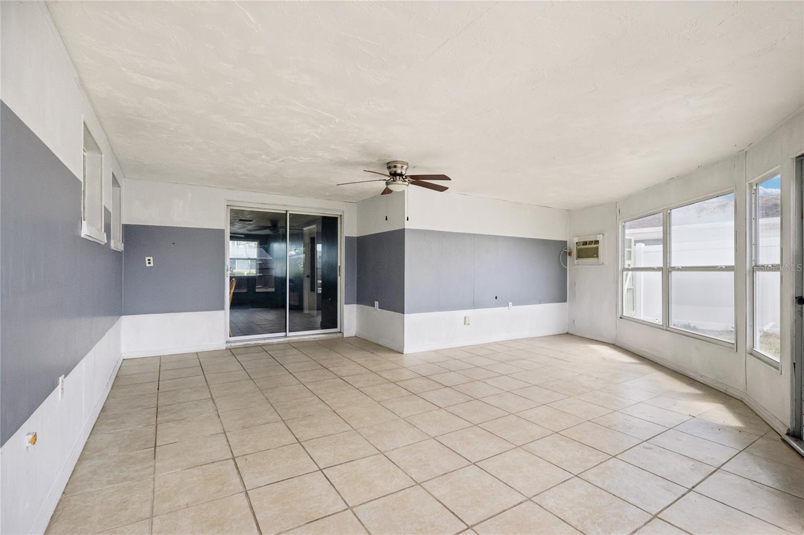 ALOHA GARDENS - Residential