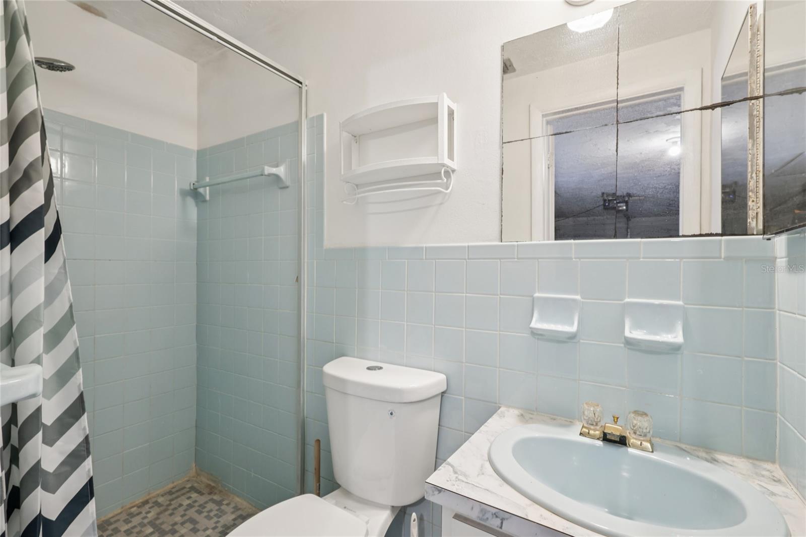 ALOHA GARDENS - Residential