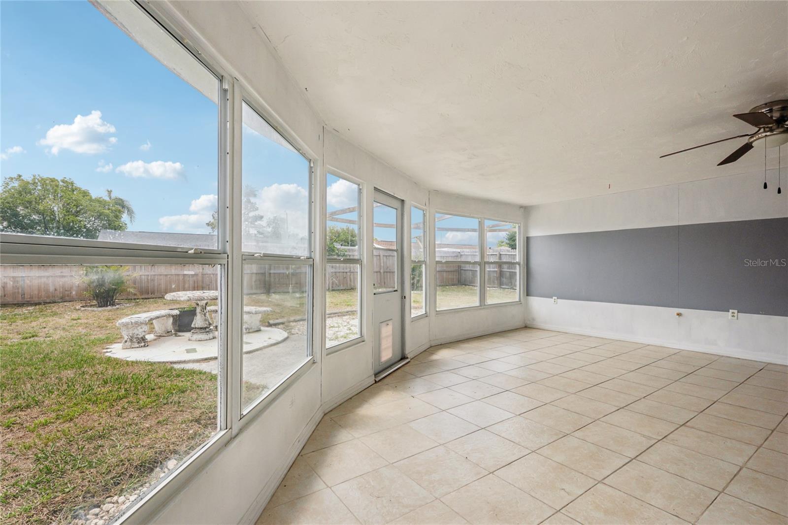 ALOHA GARDENS - Residential