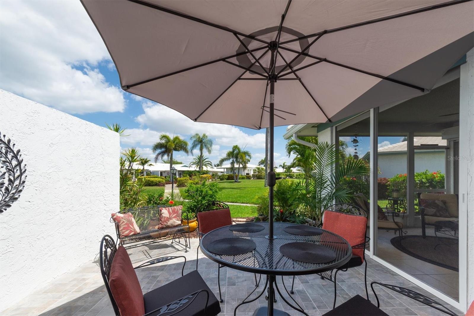 VILLAGE GREEN OF BRADENTON SEC 8 - Residential