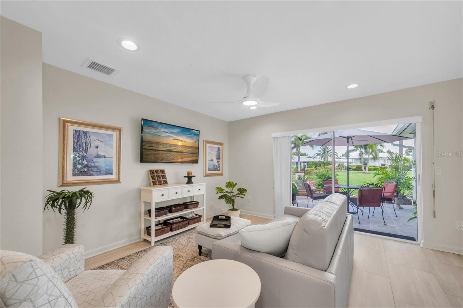 VILLAGE GREEN OF BRADENTON SEC 8 - Residential