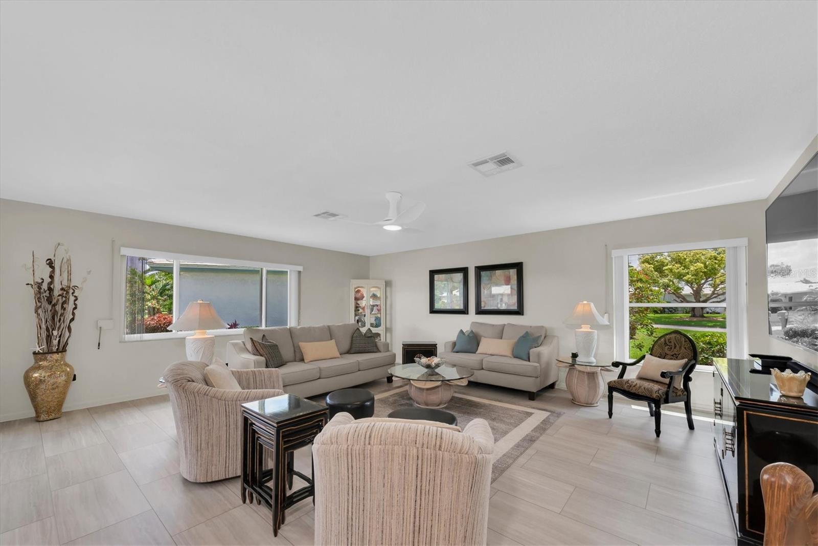 VILLAGE GREEN OF BRADENTON SEC 8 - Residential