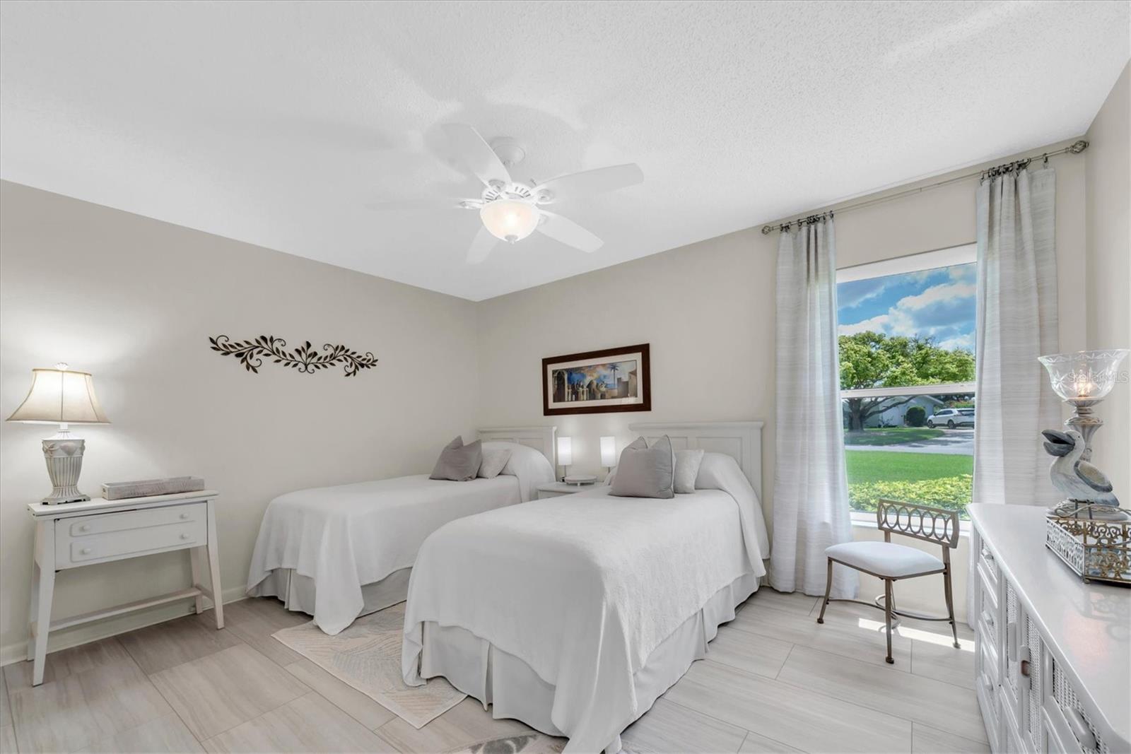 VILLAGE GREEN OF BRADENTON SEC 8 - Residential