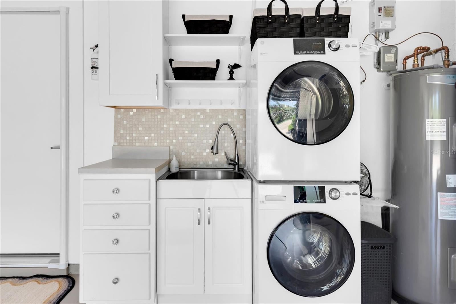 VILLAGE GREEN OF BRADENTON SEC 8 - Residential