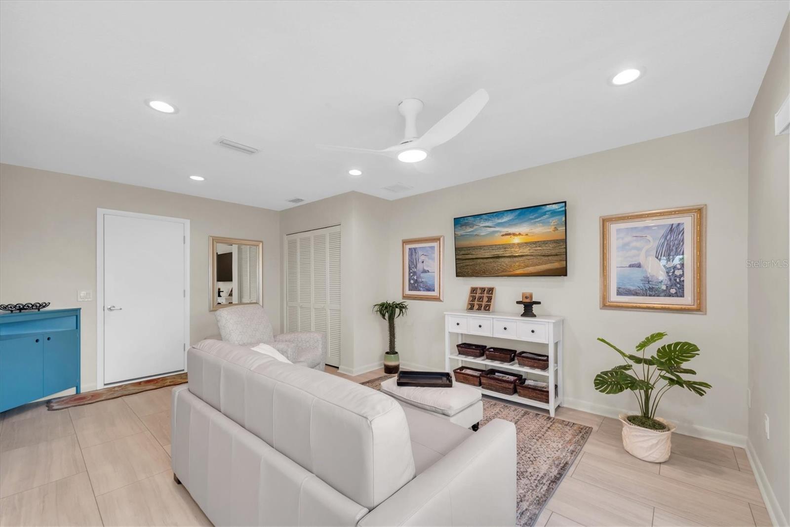 VILLAGE GREEN OF BRADENTON SEC 8 - Residential