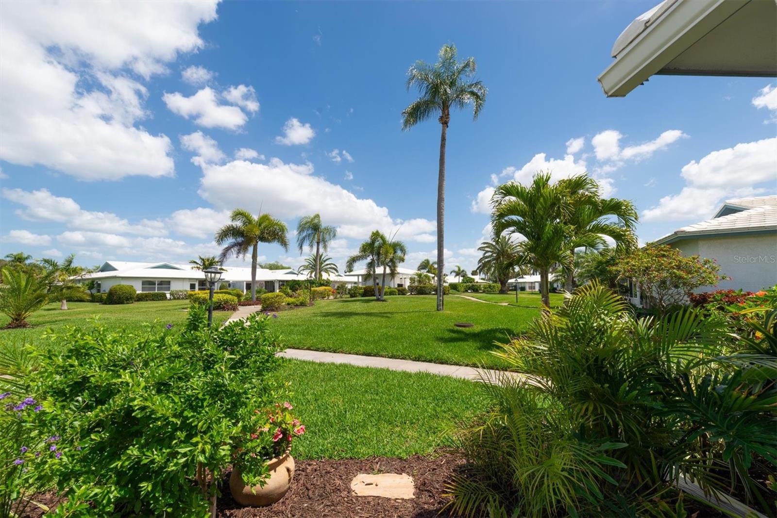 VILLAGE GREEN OF BRADENTON SEC 8 - Residential