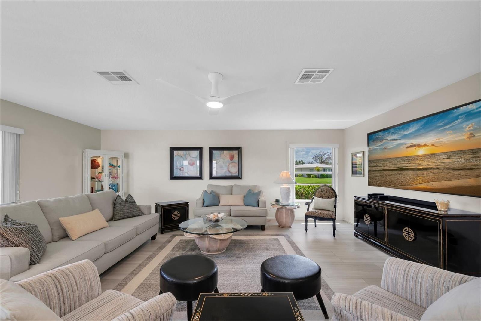 VILLAGE GREEN OF BRADENTON SEC 8 - Residential