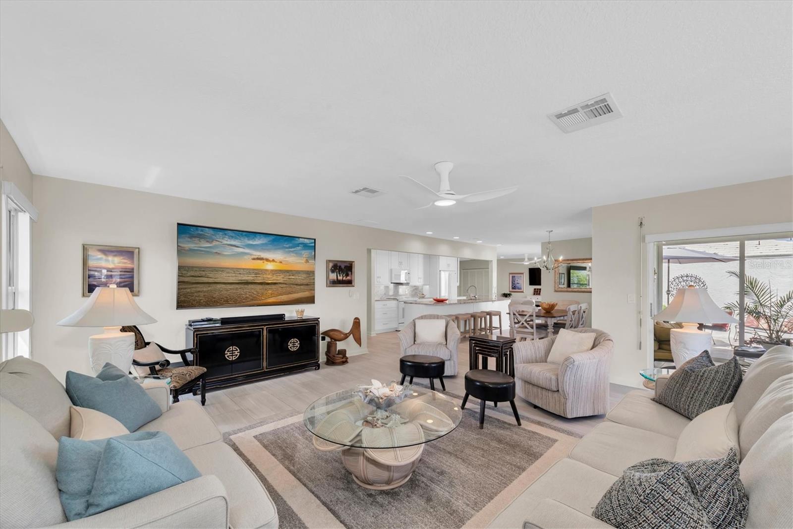 VILLAGE GREEN OF BRADENTON SEC 8 - Residential