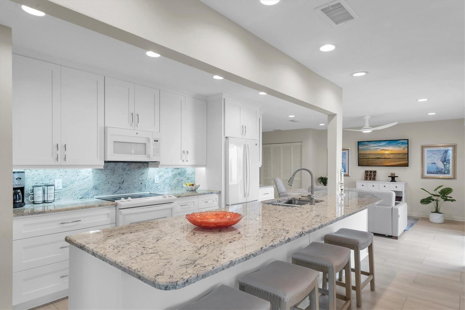 VILLAGE GREEN OF BRADENTON SEC 8 - Residential