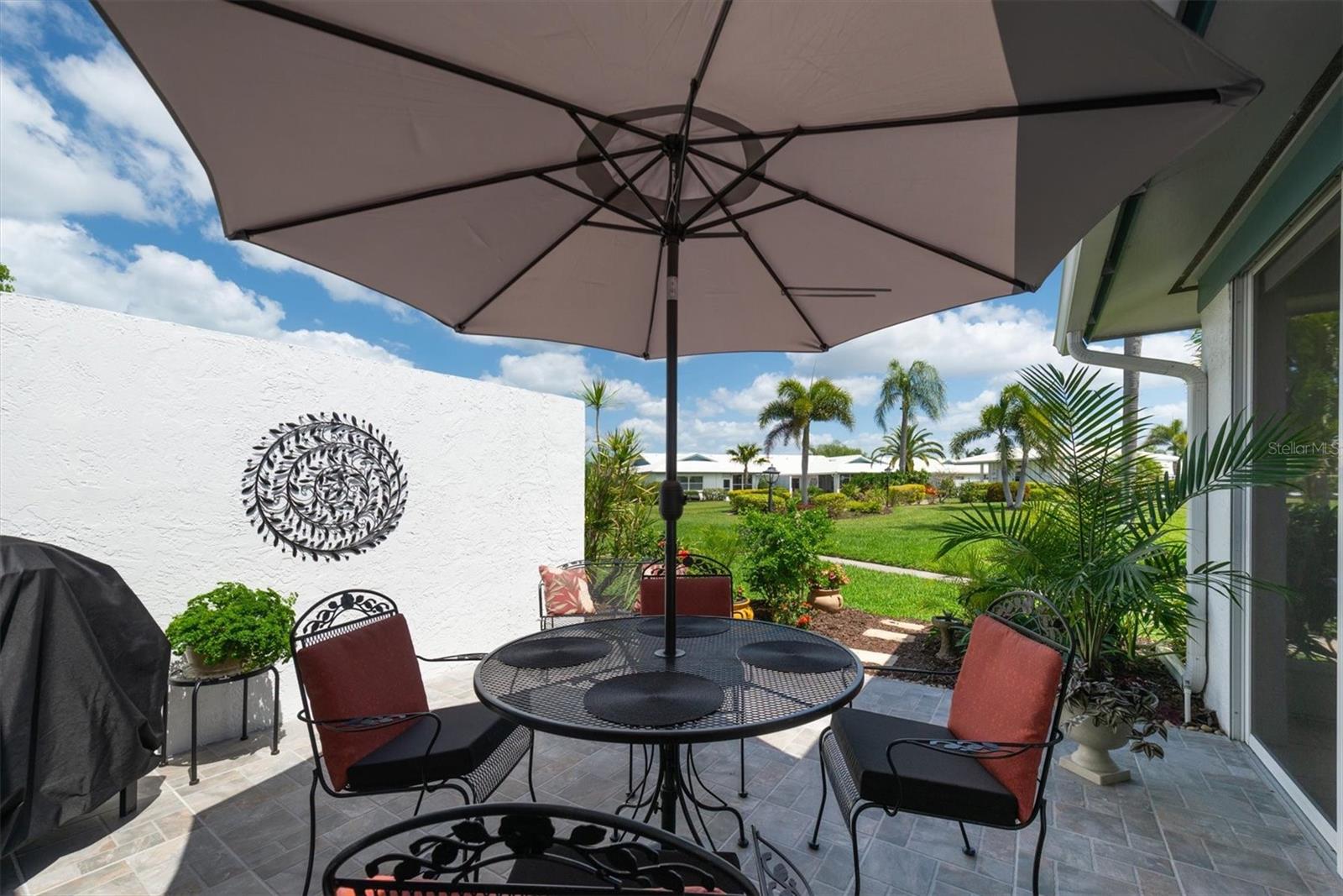 VILLAGE GREEN OF BRADENTON SEC 8 - Residential