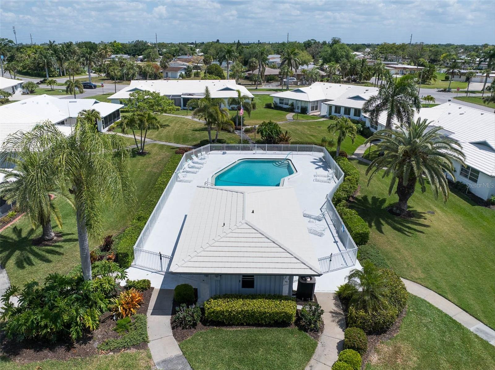 VILLAGE GREEN OF BRADENTON SEC 8 - Residential